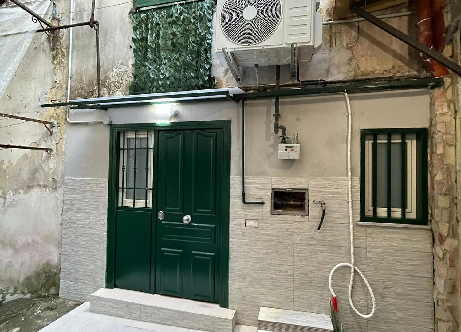 La Casetta Dei Miracoli Naples Italy